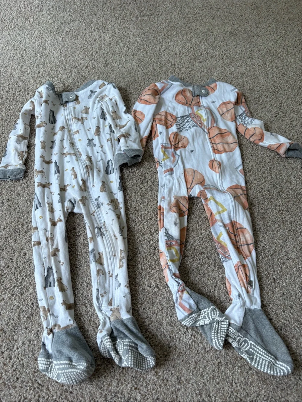 Burt’s Bees Baby Set Of 2 Footie Pajamas 18 Months Zipper Basketball Dogs